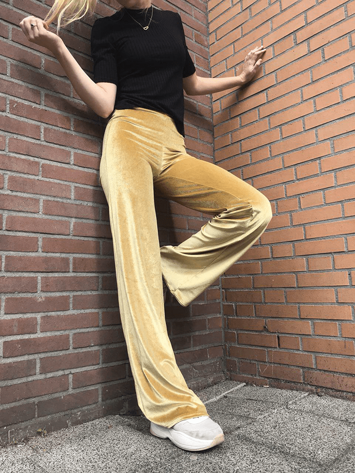 Velvet-flare-pants---Gold---Campaign