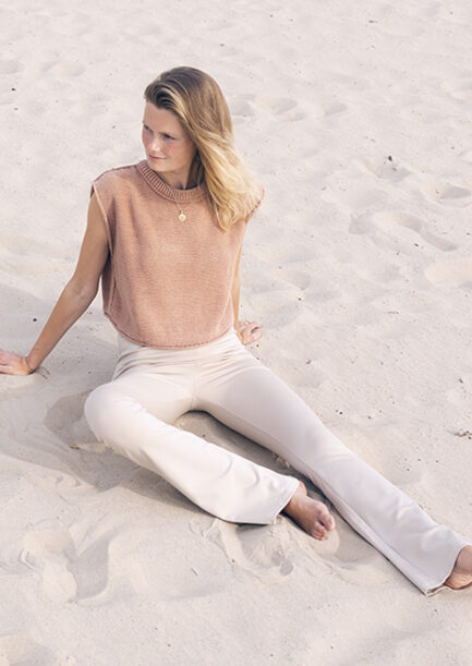 Flared pants beige - full picture