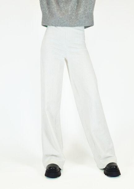 Ribbed flared pants wit wijd - voorkant